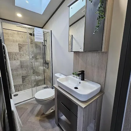 Robin Apartment *