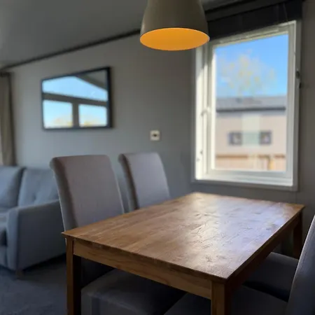 Apartment Robin Amotherby